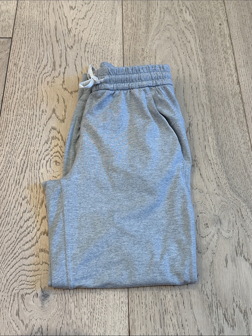 Lululemon Soft Jersey Classic Fit 3/4 Length Mid-Rise Jogger Light Gray Size 2